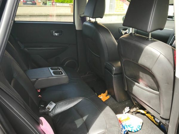 Nissan Qashqai Hatchback, Diesel, 2009, Black