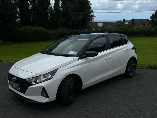Hyundai i20 Hatchback, Petrol, 2021, White