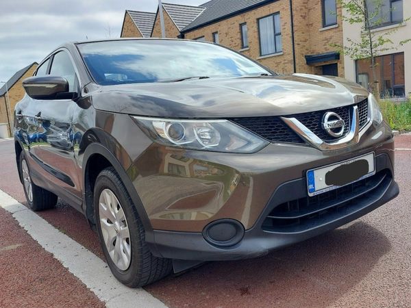 Nissan Qashqai Hatchback, Diesel, 2014, Brown