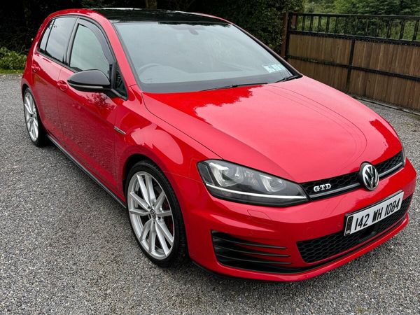 Volkswagen Golf Hatchback, Diesel, 2014, Red