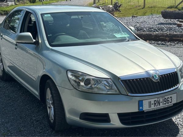 Skoda Octavia Hatchback, Diesel, 2011, Green