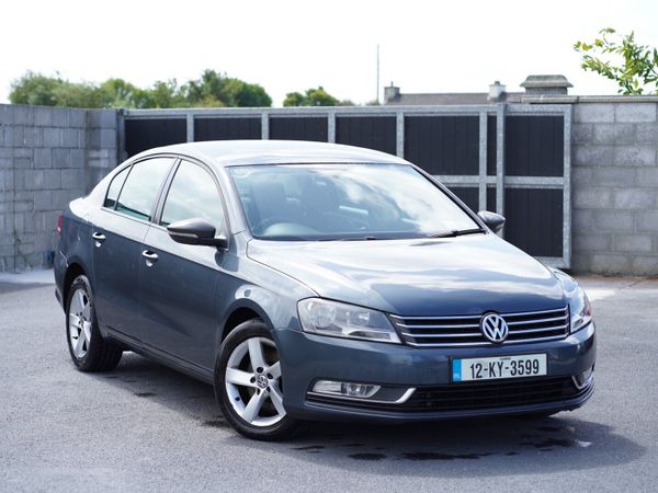Volkswagen Passat Saloon, Diesel, 2012, Grey