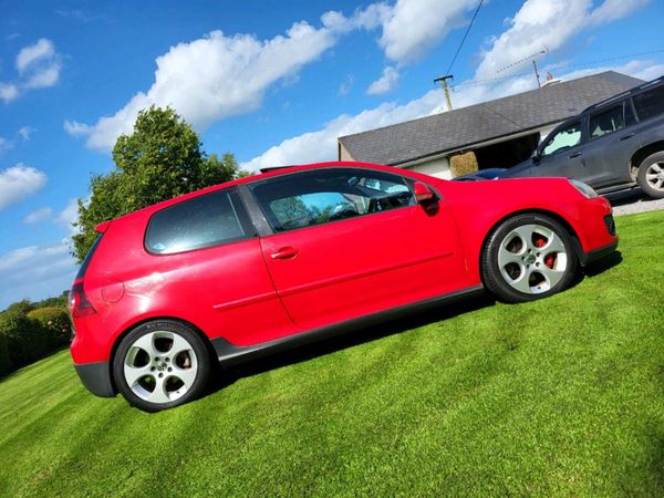 Volkswagen Golf Hatchback, Petrol, 2006, Red