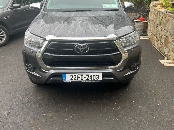 Toyota Hilux Crew Cab, Diesel, 2022, Grey