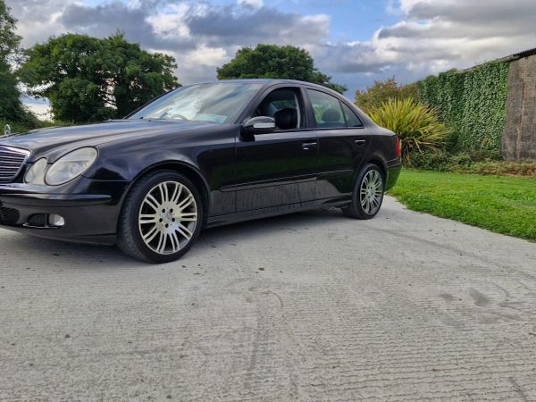 Mercedes-Benz E-Class Saloon, Petrol, 2006, Black