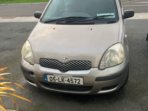 Toyota Yaris Hatchback, Petrol, 2005, Grey