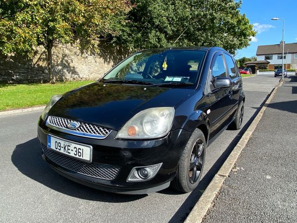 Ford Fiesta Hatchback, Petrol, 2009, Black