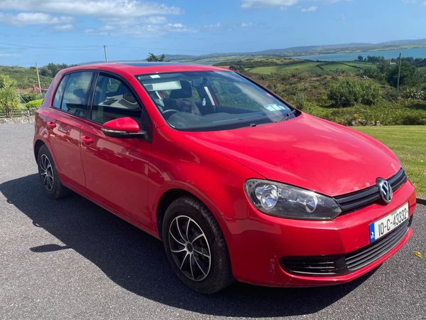 Volkswagen Golf Hatchback, Petrol, 2010, Red