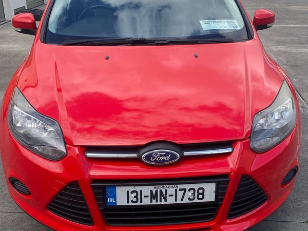 Ford Focus Hatchback, Petrol, 2013, Red