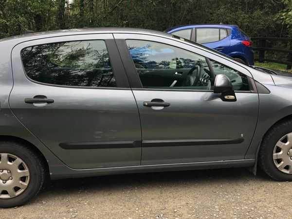 Peugeot 308 Hatchback, Petrol, 2008, Grey