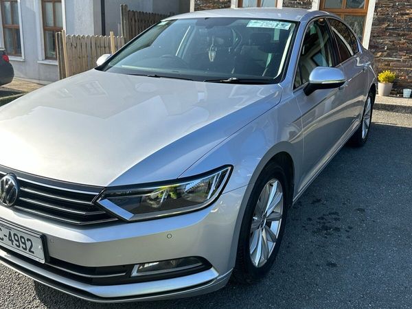 Volkswagen Passat Saloon, Diesel, 2019, Grey