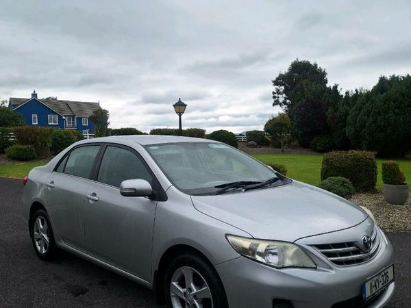Toyota Corolla Saloon, Petrol, 2011, Silver