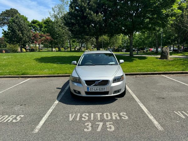 Volvo V50 Estate, Petrol, 2007, Silver