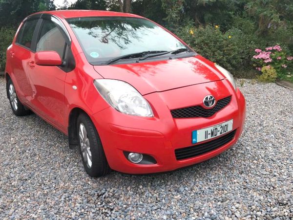 Toyota Yaris Hatchback, Petrol, 2011, Red