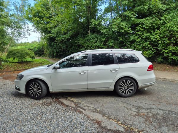 Volkswagen Passat Estate, Diesel, 2011, White