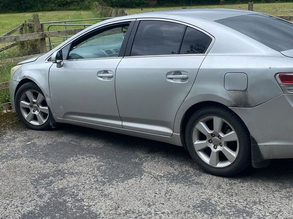 Toyota Avensis Saloon, Diesel, 2010, Silver