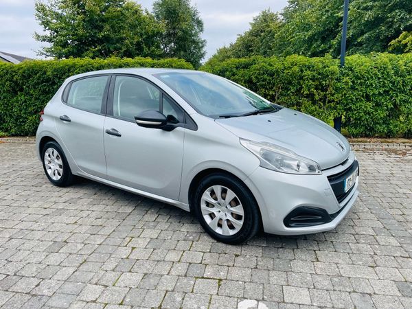 Peugeot 208 Hatchback, Diesel, 2017, Grey