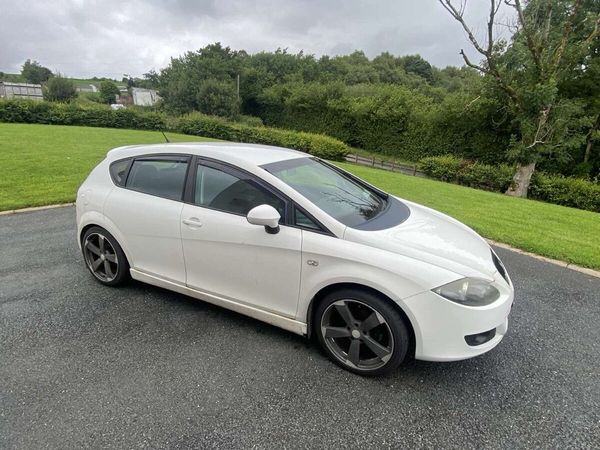 SEAT Leon Hatchback, Diesel, 2011, White