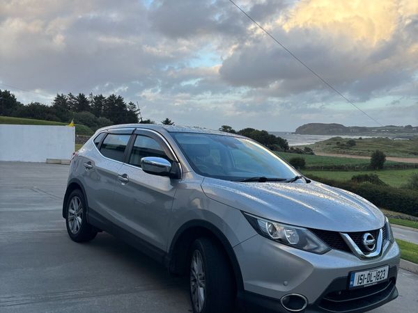 Nissan Qashqai Hatchback, Diesel, 2015, Silver