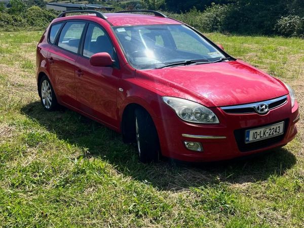 Hyundai i30 Estate, Diesel, 2010, Red