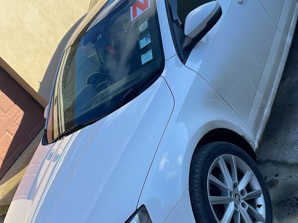 Skoda Octavia Hatchback, Diesel, 2013, White