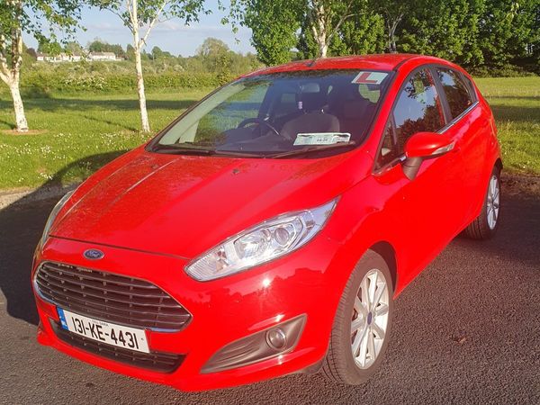Ford Fiesta Hatchback, Petrol, 2013, Red