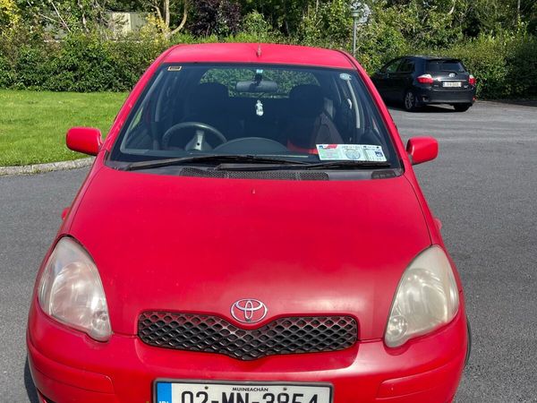 Toyota Yaris Hatchback, Petrol, 2002, Red