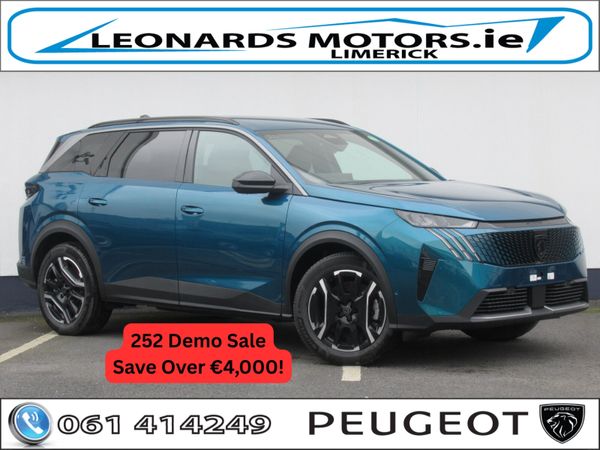 Peugeot 5008 MPV, Electric, 2025, Blue