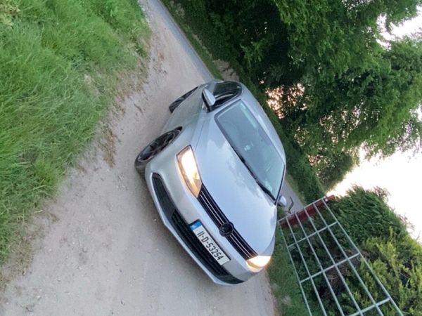 Volkswagen Jetta Saloon, Diesel, 2011, Silver
