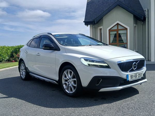Volvo V40 Hatchback, Diesel, 2018, White
