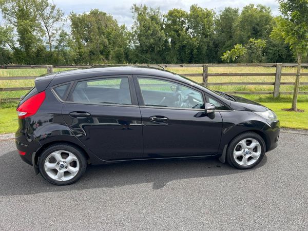 Ford Fiesta Hatchback, Petrol, 2010, Black