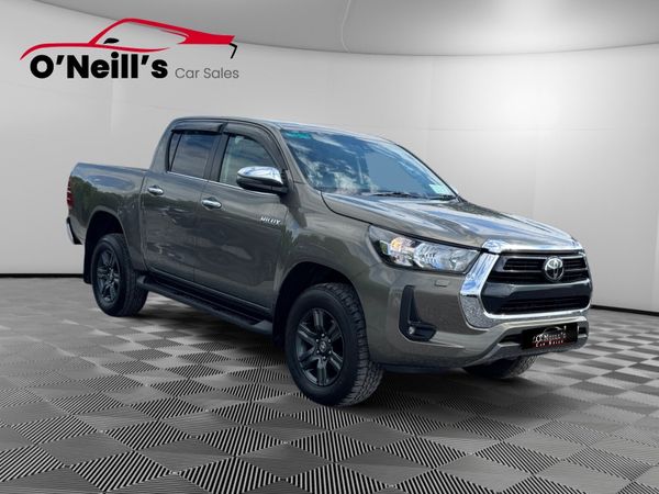 Toyota Hilux Crew Cab, Diesel, 2024, Green