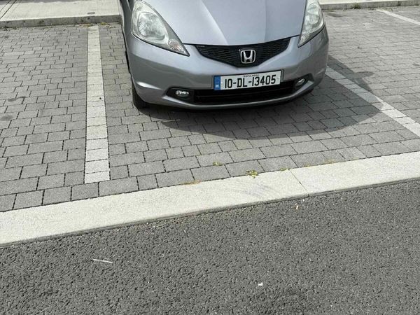 Honda Jazz Hatchback, Petrol, 2010, Silver