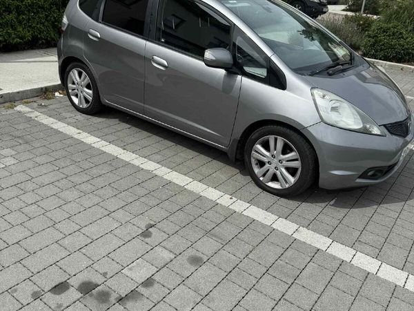 Honda Jazz Hatchback, Petrol, 2010, Silver