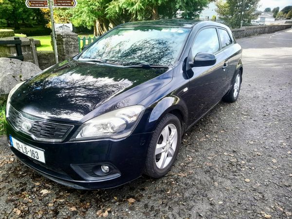 Kia Ceed Hatchback, Diesel, 2012, Black