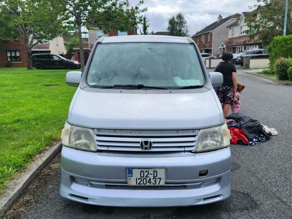 Honda Stepwagon MPV, Petrol, 2002, Silver