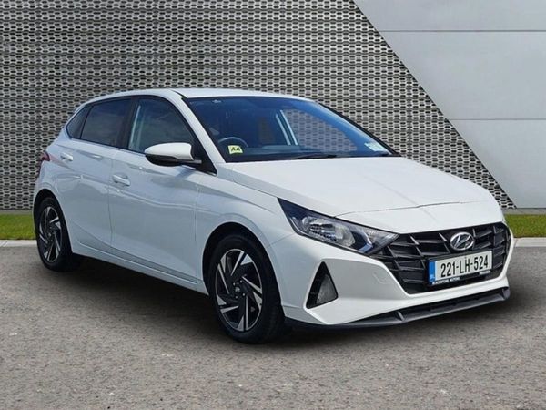 Hyundai i20 Hatchback, Petrol, 2022, White