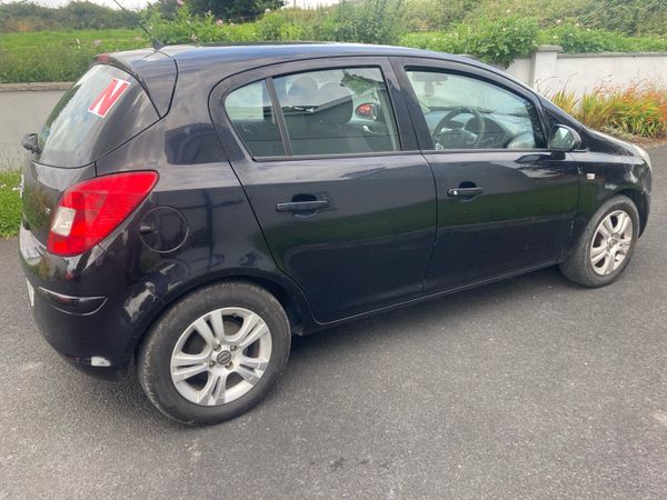 Opel Corsa Hatchback, Petrol, 2011, Black