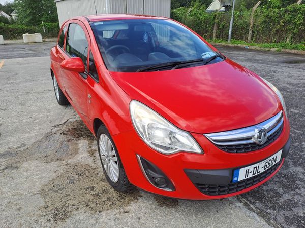 Vauxhall Corsa Hatchback, Petrol, 2011, Red