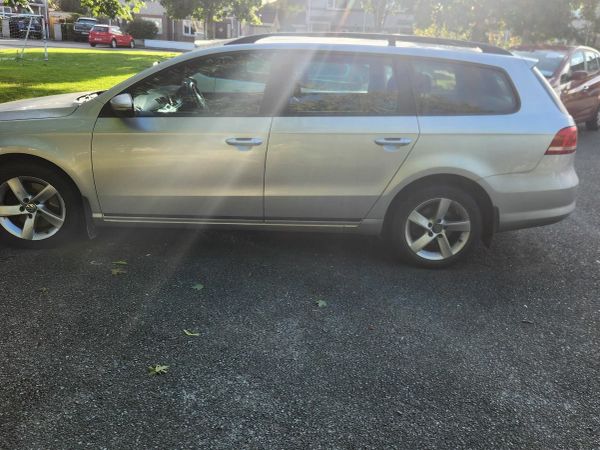 Volkswagen Passat Estate, Diesel, 2011, Silver