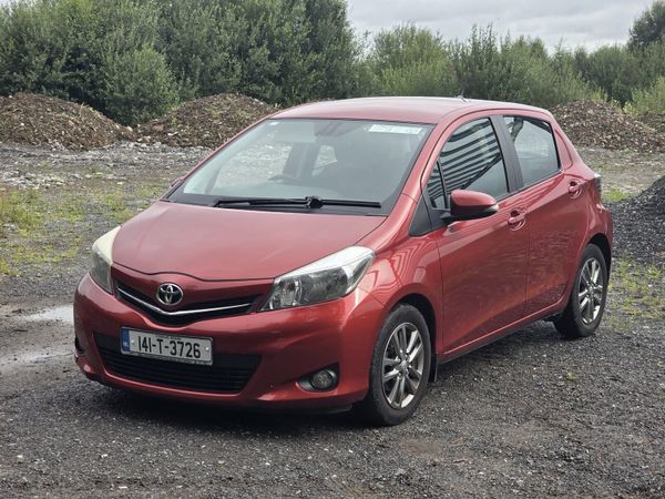 Toyota Yaris Hatchback, Diesel, 2014, Red