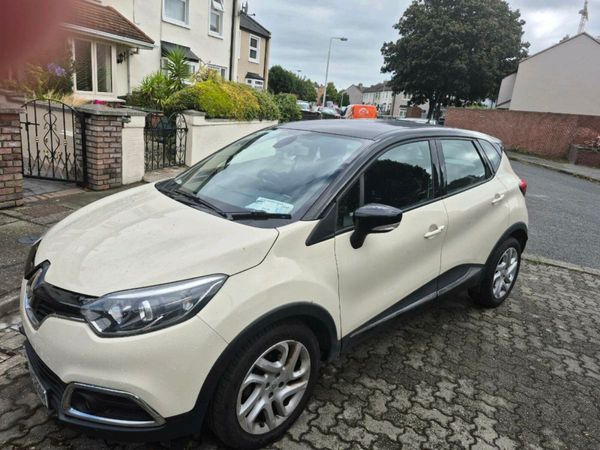 Renault Captur Hatchback, Petrol, 2015, Beige