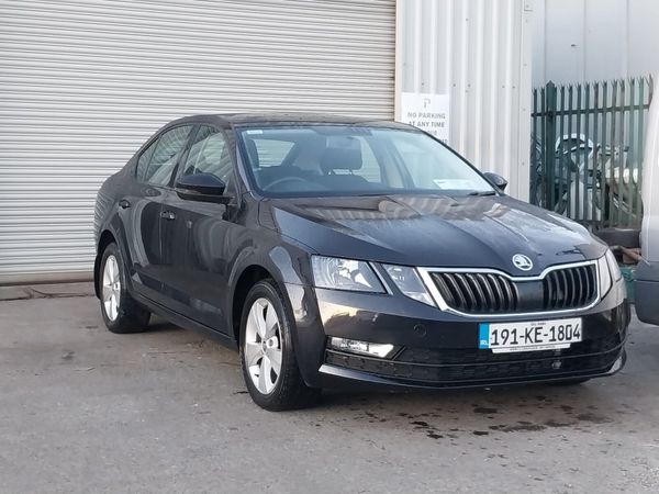 Skoda Octavia Saloon, Diesel, 2019, Black
