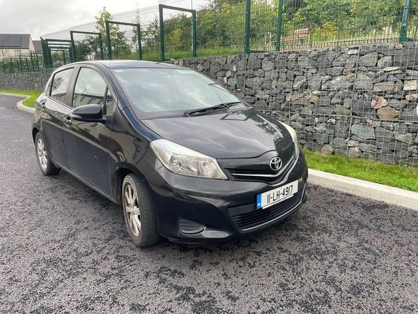 Toyota Yaris Hatchback, Petrol, 2011, Black
