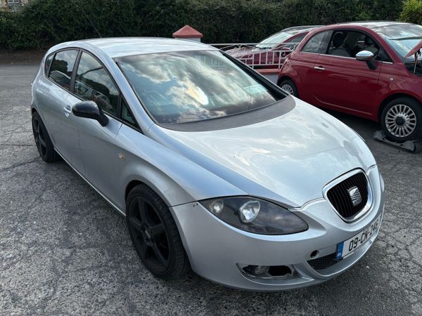 SEAT Leon Hatchback, Petrol, 2009, Silver