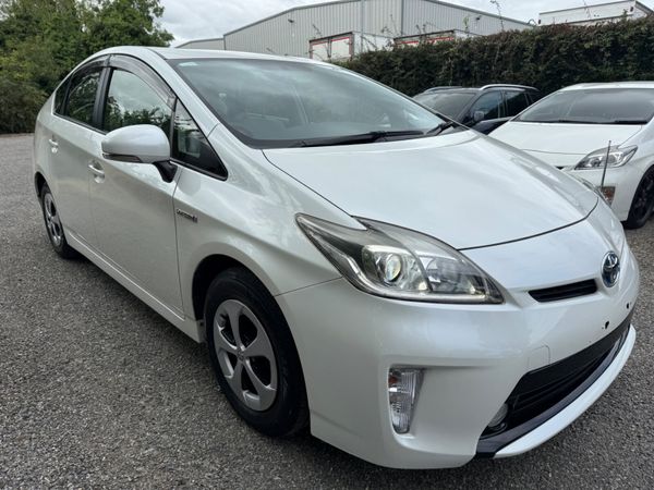 Toyota Prius Hatchback, Hybrid, 2014, White
