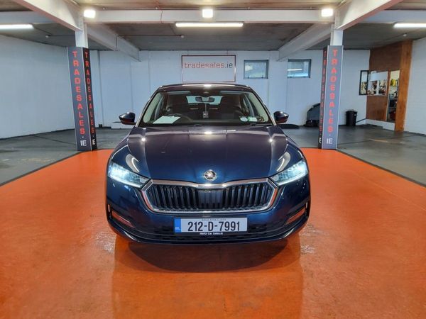 Skoda Octavia Saloon, Diesel, 2021, Blue