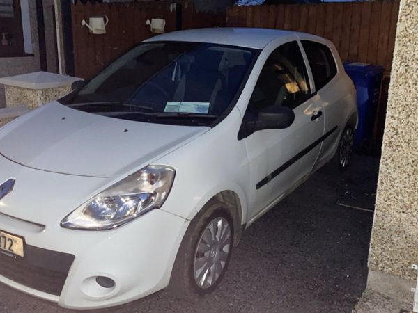 Renault Clio Hatchback, Ethanol Petrol, 2012, White