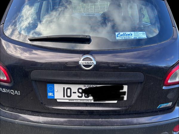 Nissan Qashqai Hatchback, Diesel, 2010, Purple