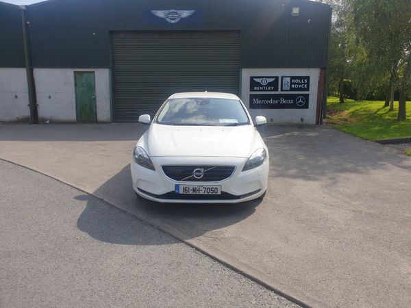 Volvo V40 Hatchback, Petrol, 2016, White